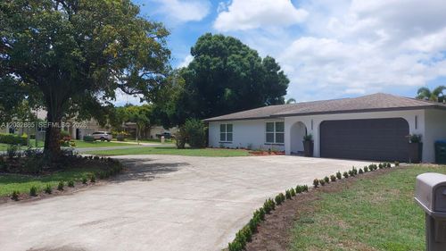 320 Se 15 Pl, Cape Coral, FL, 33990 | Card Image