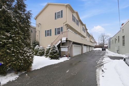 unit-b-502 Medford St, Malden, MA, 02148-7211 | Card Image