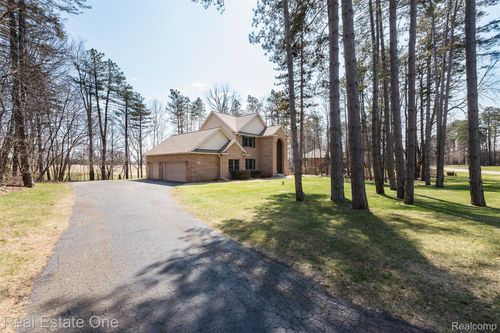 4387 Emu Dr, Pinckney, MI, 48169-9631 | Card Image