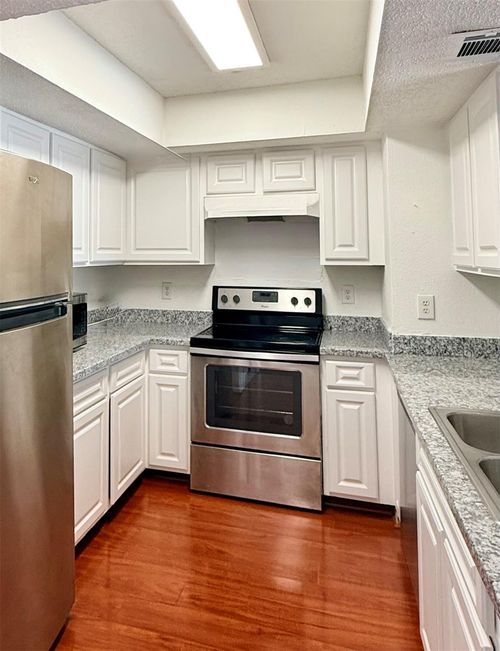 apt-25-2818 S Bartell Dr, Houston, TX, 77054-1433 | Card Image
