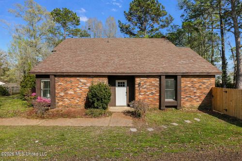5 Dove Way Cir, Clinton, MS, 39056-3518 | Card Image