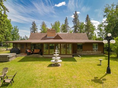 4704 Sakwatamau Dr, House detached with 5 bedrooms, 3 bathrooms and 6 parking in Whitecourt AB | Image 1