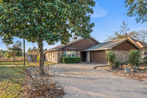 416 Rolling Hills Dr, Conroe, TX, 77304-1209 | Card Image