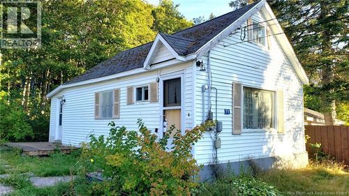 71 Squire St, Sackville, NB, E4L4L4 | Card Image