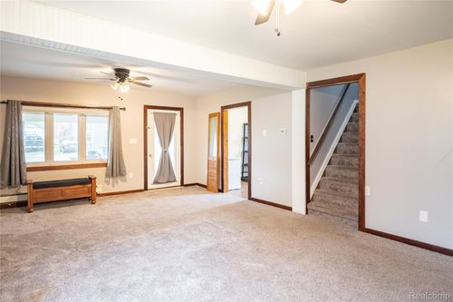 8212 Tindall Rd, Springfld Twp, MI, 48350-1682 | Card Image