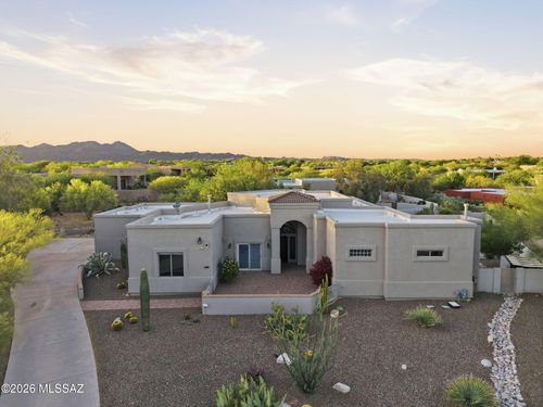 990 W Silver Spring Place, Oro Valley, AZ, 85755 | Card Image
