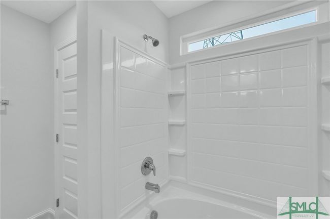 Photo is of another unit and does not represent the design selections in all units. | Image 18