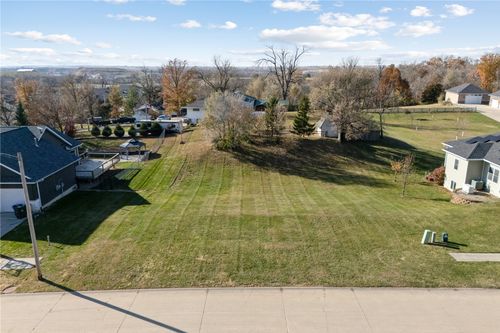 1722 Gardner Dr Nw, Cedar Rapids, IA, 52405-5293 | Card Image