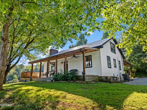 2059 Upper Middle Creek Rd, Sevierville, TN, 37876-8855 | Card Image
