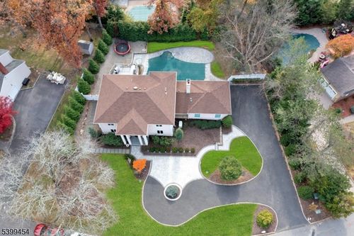 565 Faletti Way, River Vale, NJ, 07675-6037 | Card Image