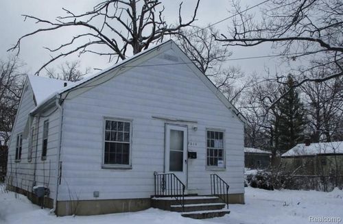 2614 Seneca St, Flint, MI, 48504-7133 | Card Image