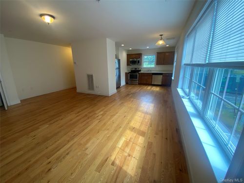 29 Main St, Florida, NY, 10921-1305 | Card Image