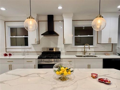 1027 N Born Rd, Stone Mountain, GA, 30088-2603 | Card Image