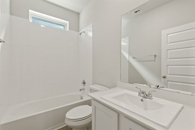 306 Bendecido Loop, House other with 4 bedrooms, 3 bathrooms and 2 parking in Elgin TX | Image 14