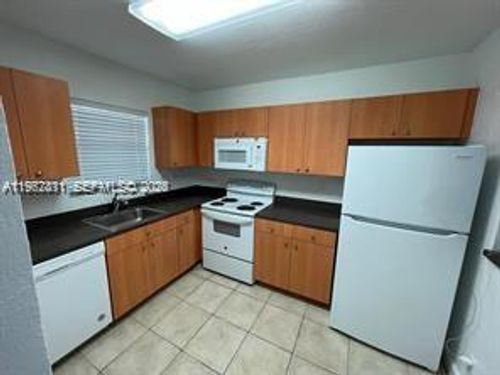 4853-4853 Nw 9th Dr, Plantation, FL, 33317-1435 | Card Image
