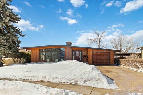 706 East Dr, Saskatoon, SK, S7J2X7 | Card Image
