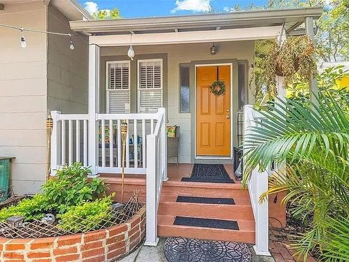 1013 22nd Ave N, St Petersburg, FL, 33704-3221 | Card Image