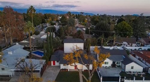 8218 Encino, Northridge, CA, 91325 | Card Image