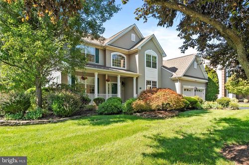 18 Lockewood Ln, EAST WINDSOR, NJ, 08520-2826 | Card Image