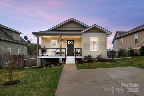 20 Yarrow Meadow Rd, Weaverville, NC, 28787-0639 | Card Image