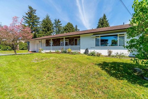 10814 142 St, Surrey, BC, V3R3K9 | Card Image
