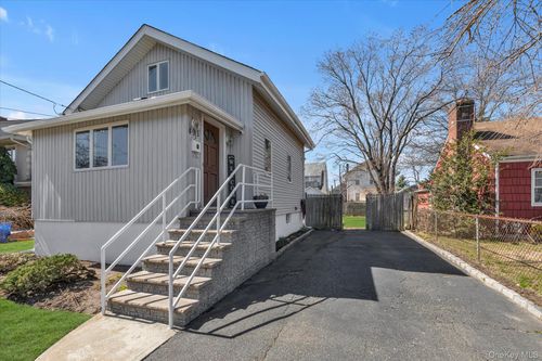 491 Oakland Ave, Cedarhurst, NY, 11516-1321 | Card Image