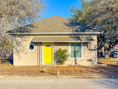 423 S 6th St, Kenedy, TX, 78119-2649 | Card Image