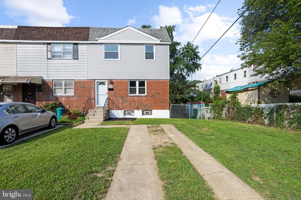 Clifton Ave, Sharon Hill, PA 19079