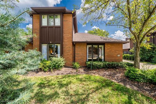 7 Brandon Pl, Rocky River, OH, 44116-1069 | Card Image
