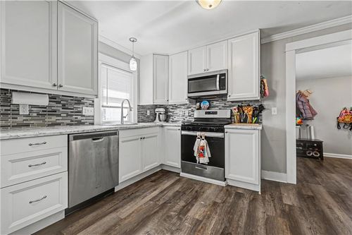 1440 S 41st St, Kansas City, KS, 66106-1930 | Card Image