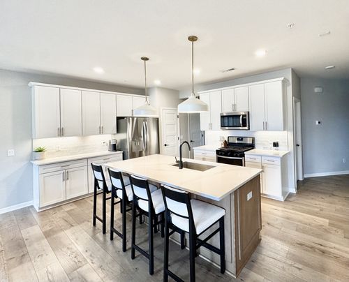 5382 94th Ln N, Brooklyn Park, MN, 55443-2433 | Card Image