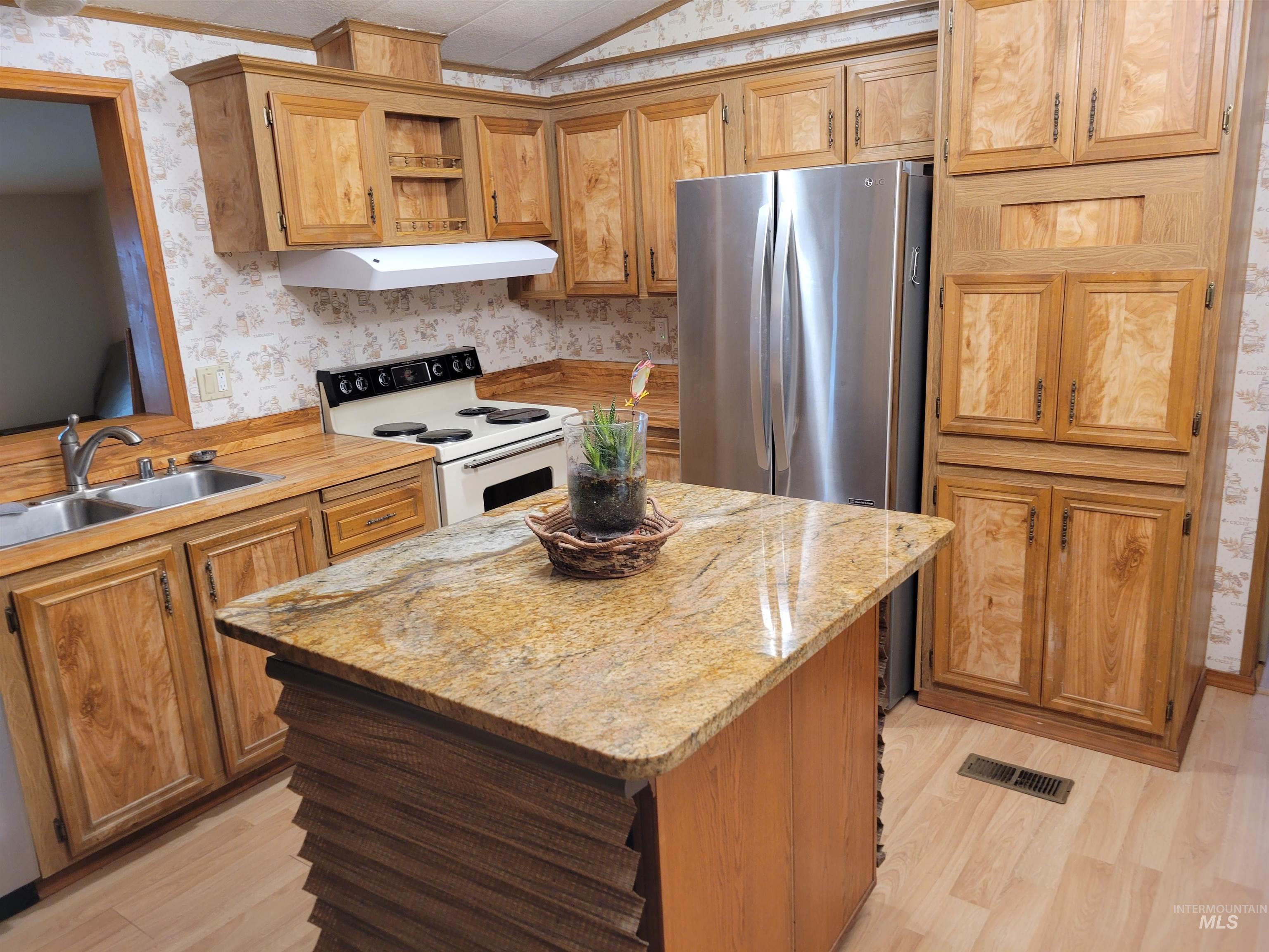 Chinook Ln, Orofino, ID 83544
