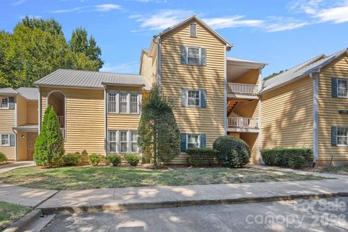 9-3302 Selwyn Farms Ln, Charlotte, NC, 28209-4016 | Card Image