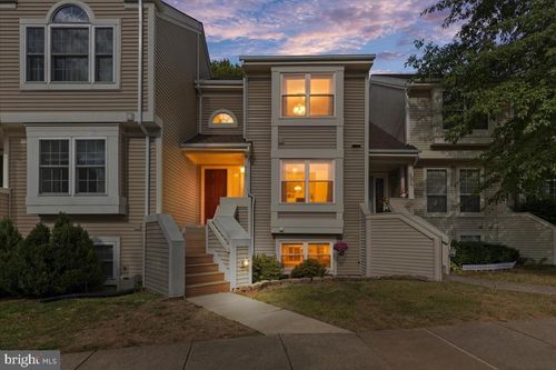 6121 Stonepath Cir, CENTREVILLE, VA, 20120-3417 | Card Image