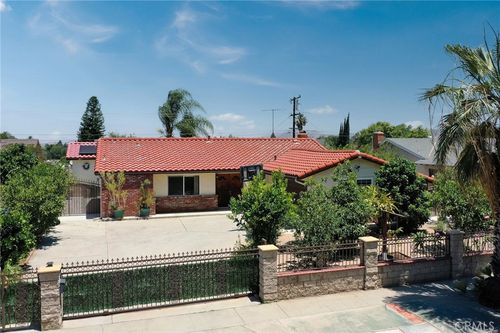 129 E Rancho Rd, Corona, CA, 92879-2730 | Card Image