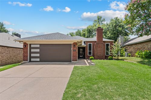 1521 Briarcrest Dr, Grapevine, TX, 76051-7905 | Card Image