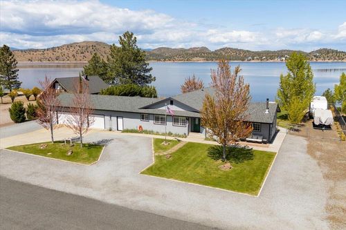 5067 Indian Island Dr, Weed, CA, 96094-9492 | Card Image