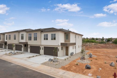 978 N Manen St, Washington, UT, 84780-3900 | Card Image