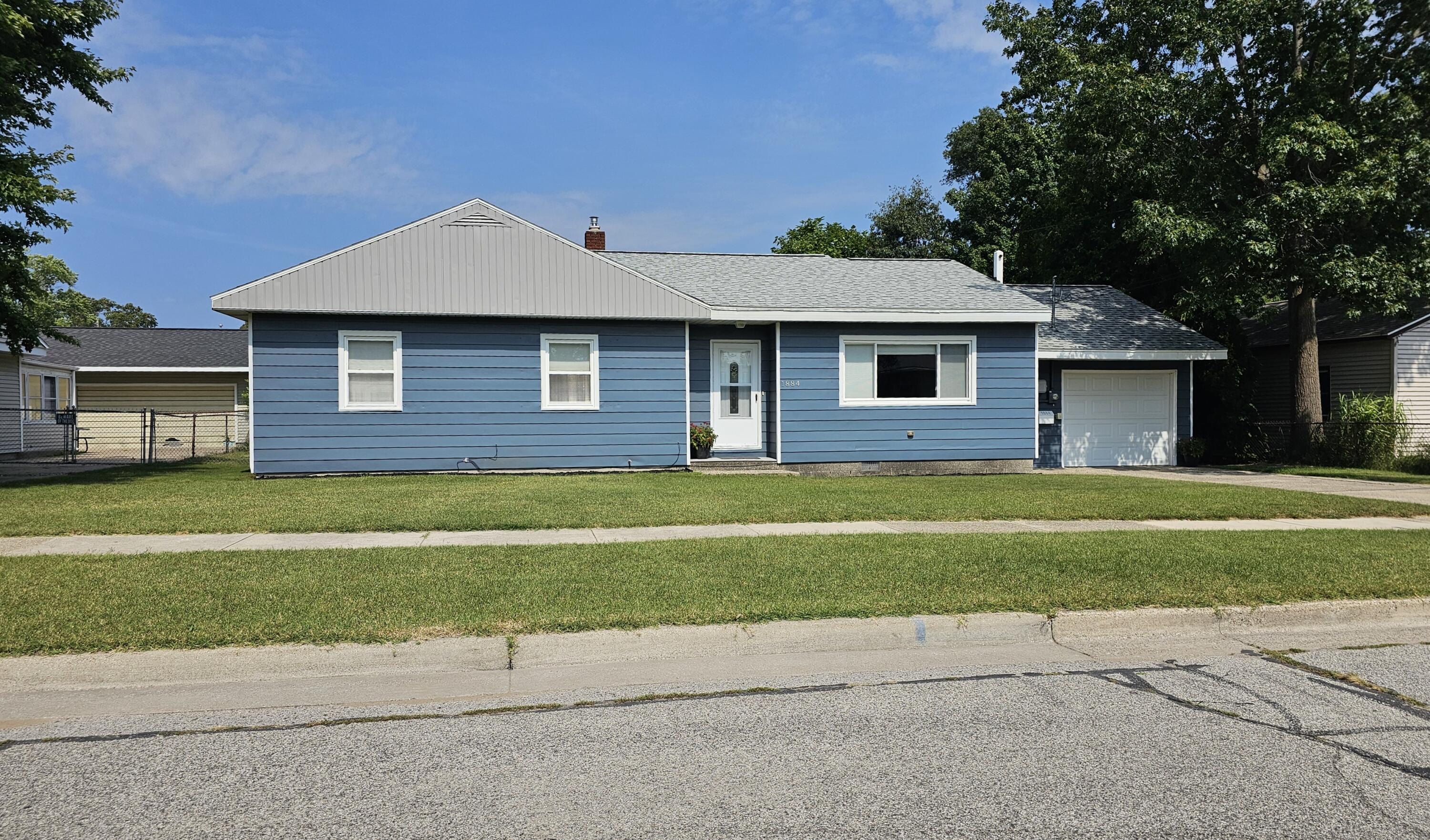 Crozier Ave, Muskegon, MI 49441