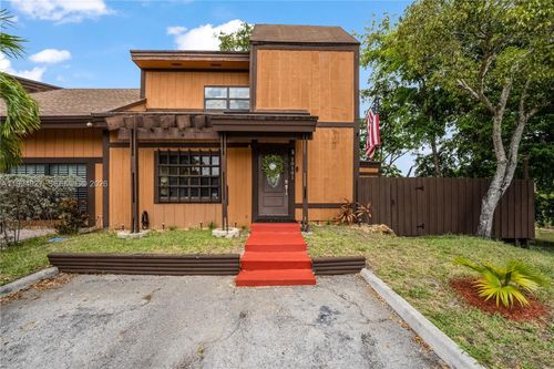 10101 Woodbury Ct, Pembroke Pines, FL, 33026-2442 | Card Image