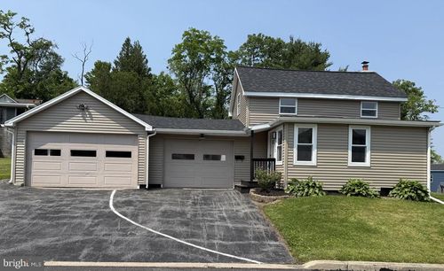 233 S Chestnut St, MILL HALL, PA, 17751-1307 | Card Image