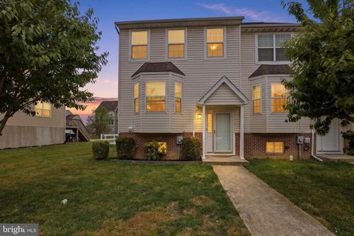 324 Tribbitt St, DOVER, DE, 19904-5694 | Card Image