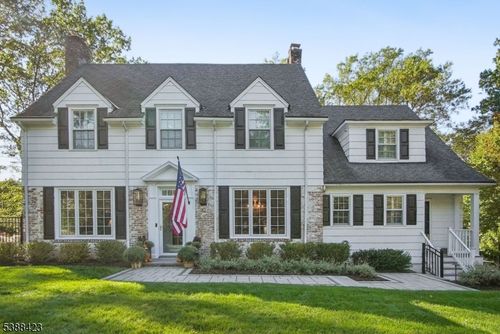 30 Wildwood Ln, Summit, NJ, 07901-2209 | Card Image