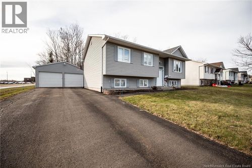 86 Shannon Dr, Moncton, NB, E1G4X6 | Card Image