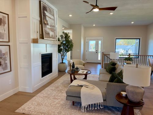 702 S Thornridge Dr, Springfield, MO, 65809-3002 | Card Image