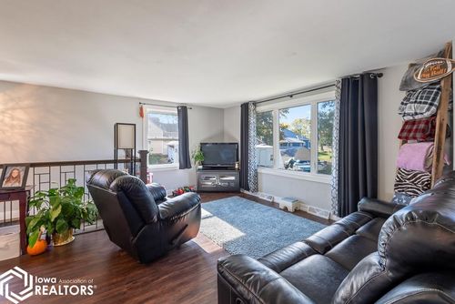 404 Elm St, Bloomfield, IA, 52537-1112 | Card Image