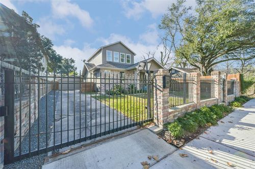 4530 Woodside St, Houston, TX, 77023-1109 | Card Image