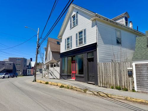 64 Main Street, Vinalhaven, ME, 04863 | Card Image