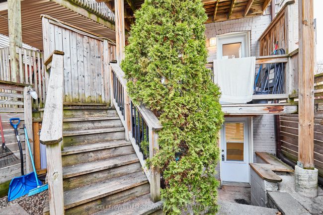 233 Kingston Rd, Home with 3 bedrooms, 3 bathrooms and 2 parking in Toronto ON | Image 33