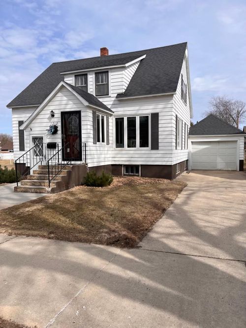 1212 1st St Sw, Wadena, MN, 56482-2009 | Card Image